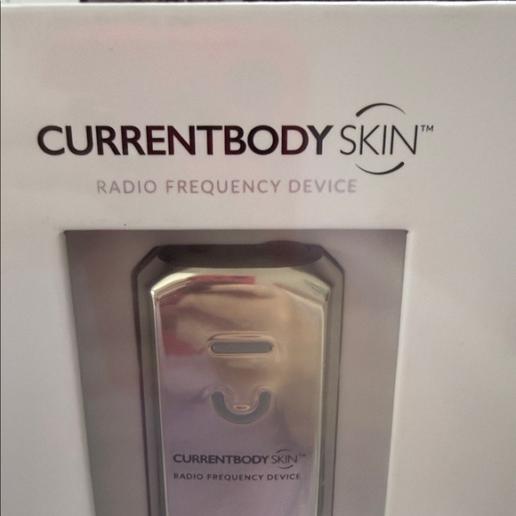 CurrentBody Skin Radio Frequency Device - Picture 6 of 8